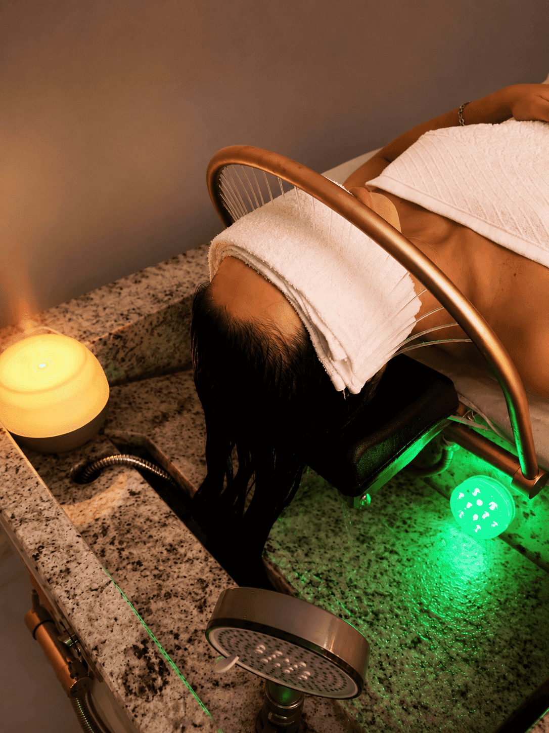 Espaço de massoterapia Phonto de Equilibrium em Curitiba — ambiente acolhedor com aromaterapia e cromoterapia
